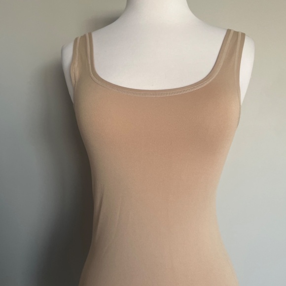Theory Tubular Nude Seamless Tank Top in Stretch Jersey Italy Scoop Neck Layer - Picture 7 of 8
